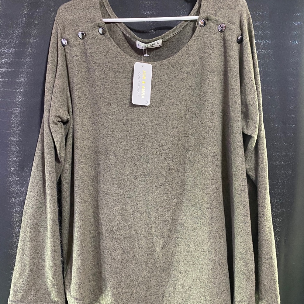 Long sleeve tee